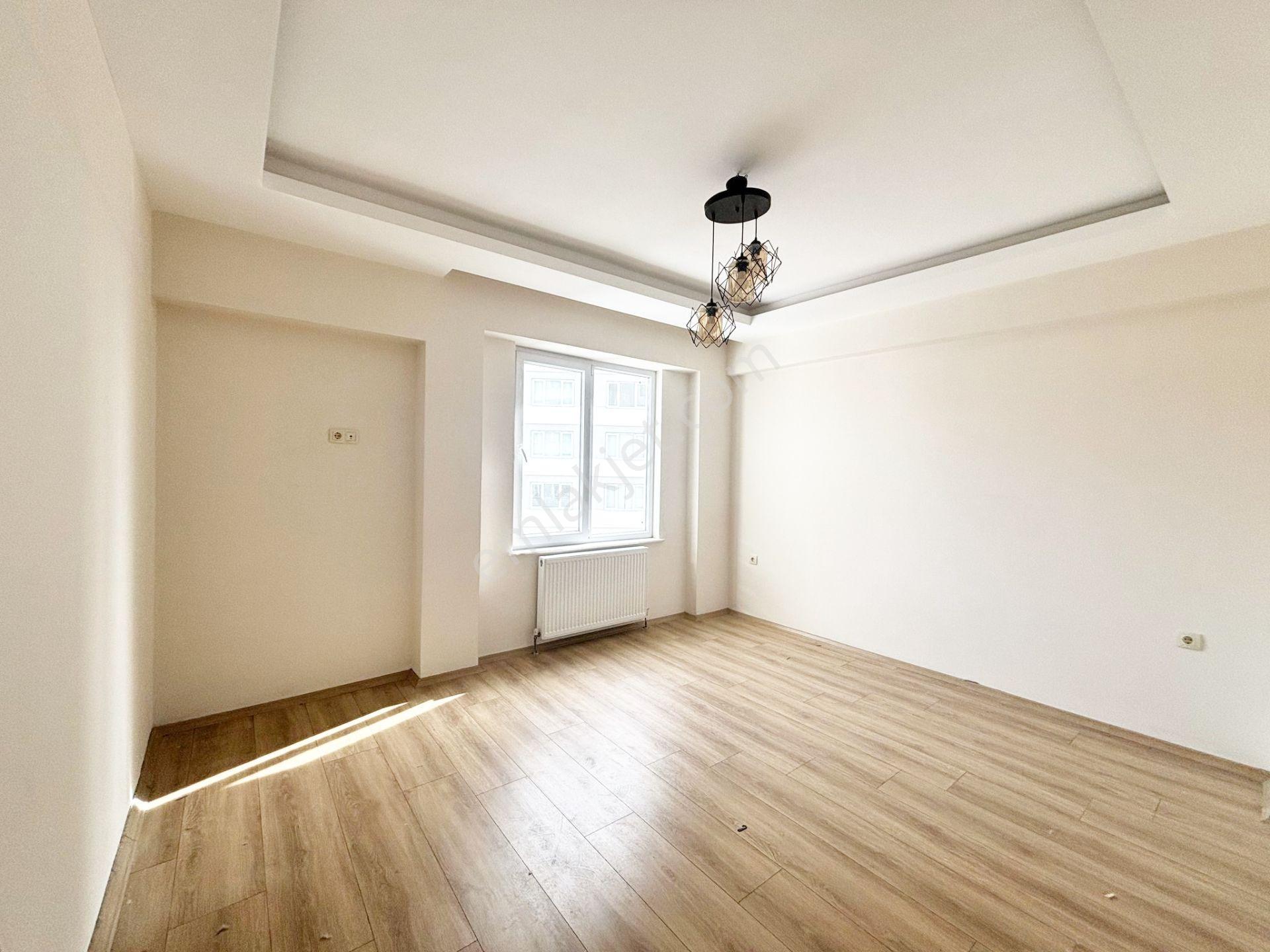 Beykent'te Açık Havuzlu Özel Site İçerisinde Şehir Manzaralı 2+1 - Görsel 20