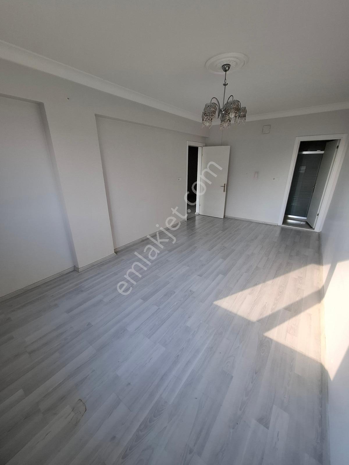 Akhisar Cumhuriyet Fahri Sertel Emlaktan Kiralık Daire - Görsel 12