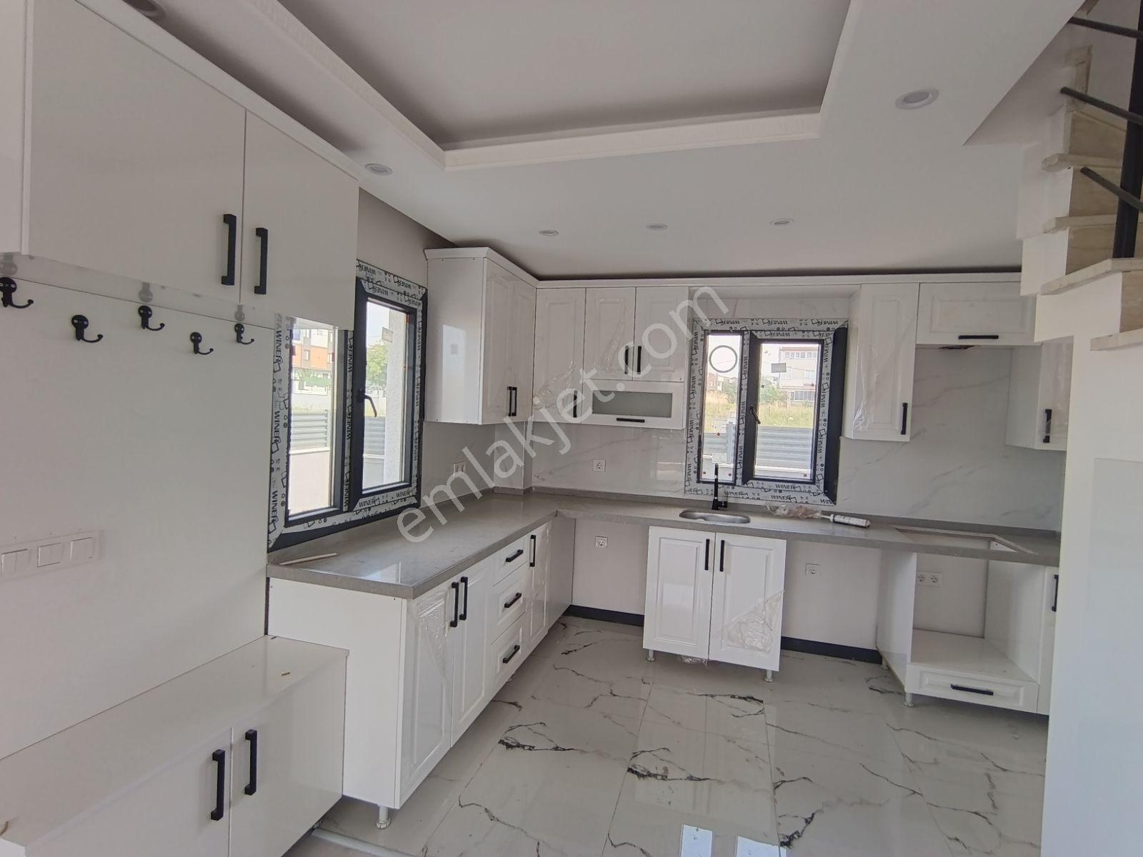 Cadde Cepheli 160.m2 Arsa İçinde 2+1 İskanlı Villa Altyapılı - Görsel 4