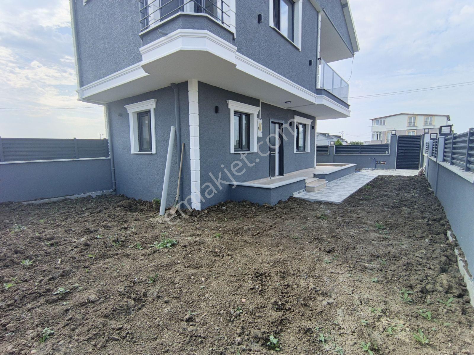 Cadde Cepheli 160.m2 Arsa İçinde 2+1 İskanlı Villa Altyapılı - Görsel 24