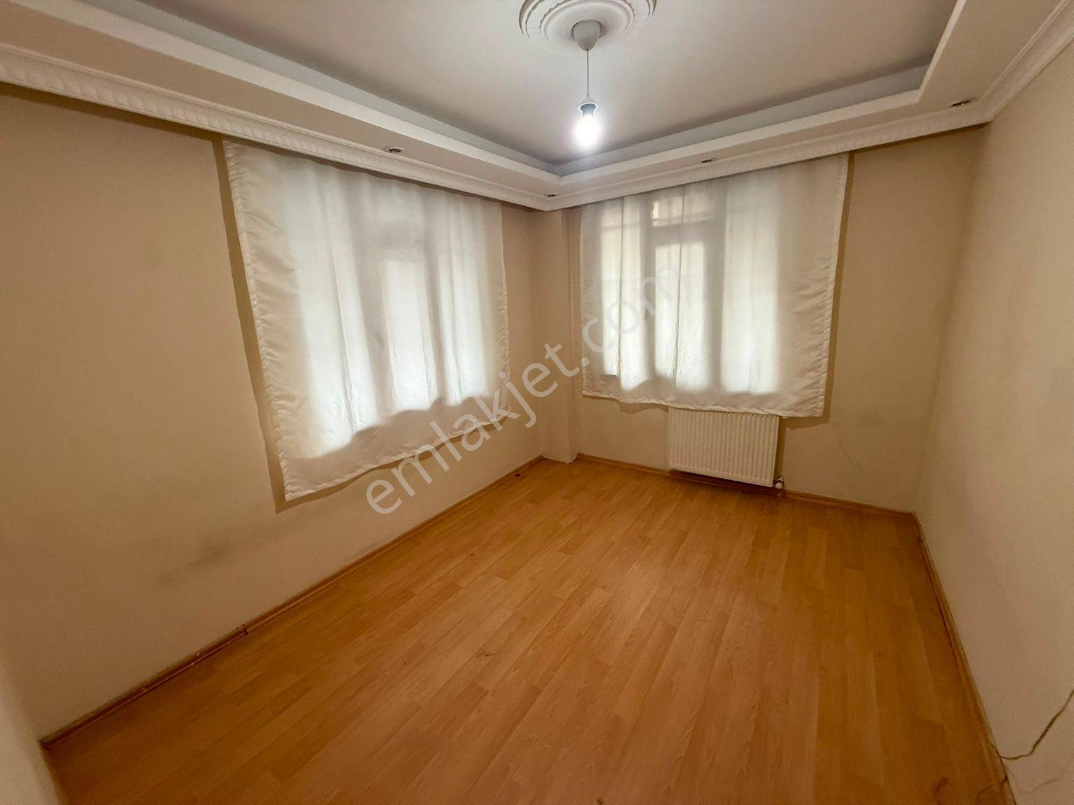 Sultangazi Cebecide Kiralık Yüksek Giriş 75 Metre
