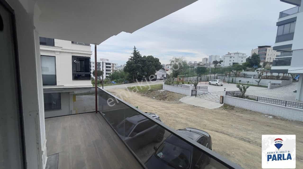 Re/max Parladan Körfezde Tramvaya Yakın Kiralık 1+1 Daire - Görsel 3