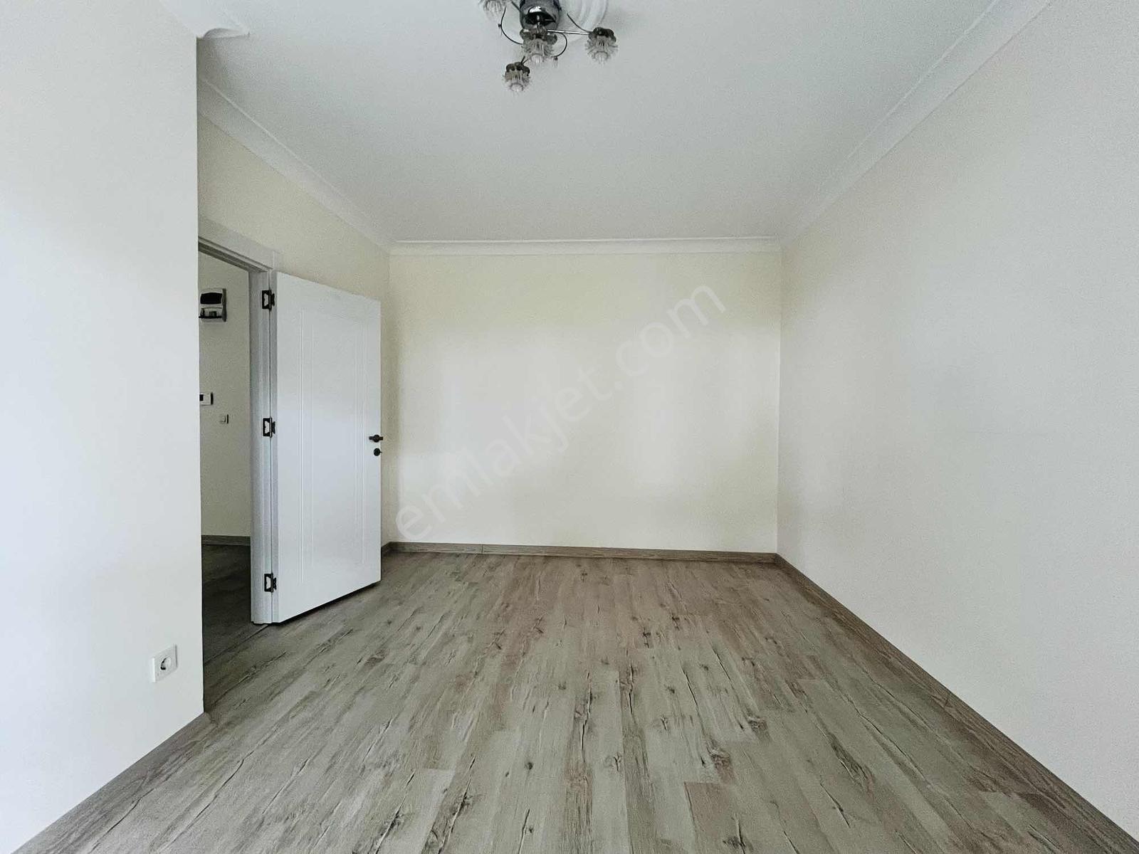 Çekmeköy Defnedalı Sitesi Kiralık 1+1 Ayrı Mutfaklı Arakat Daire - Görsel 24