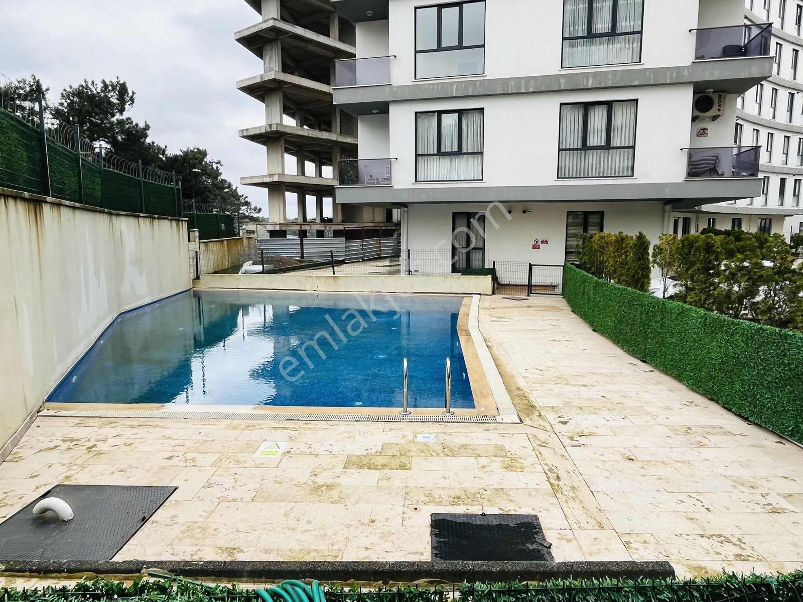 Çekmeköy Defnedalı Sitesi Kiralık 1+1 Ayrı Mutfaklı Arakat Daire - Görsel 25