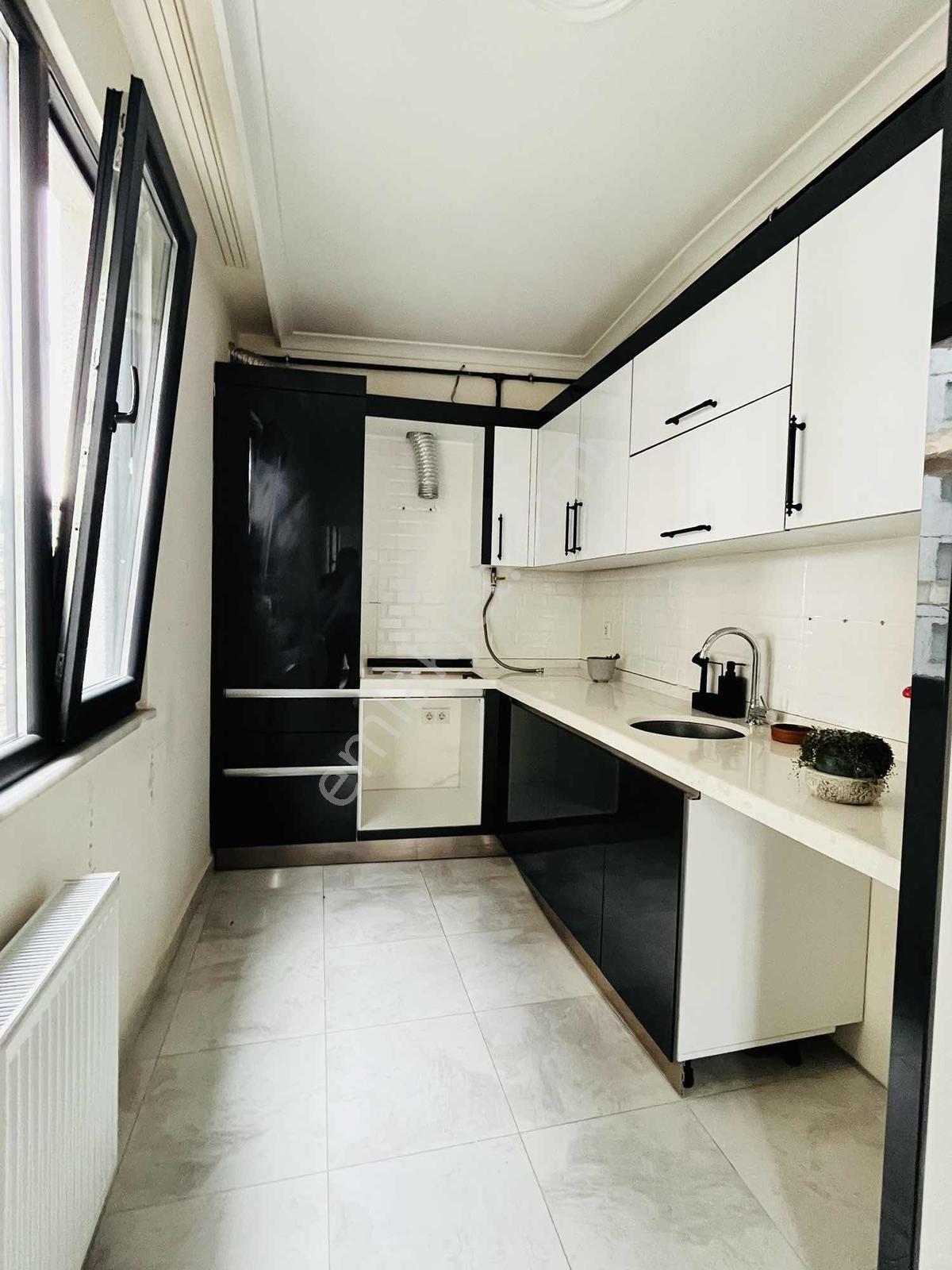 Çekmeköy Defnedalı Sitesi Kiralık 1+1 Ayrı Mutfaklı Arakat Daire - Görsel 21