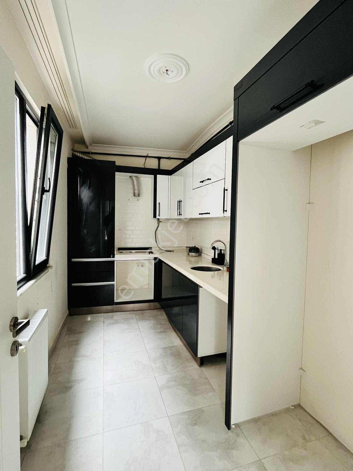 Çekmeköy Defnedalı Sitesi Kiralık 1+1 Ayrı Mutfaklı Arakat Daire - Görsel 5