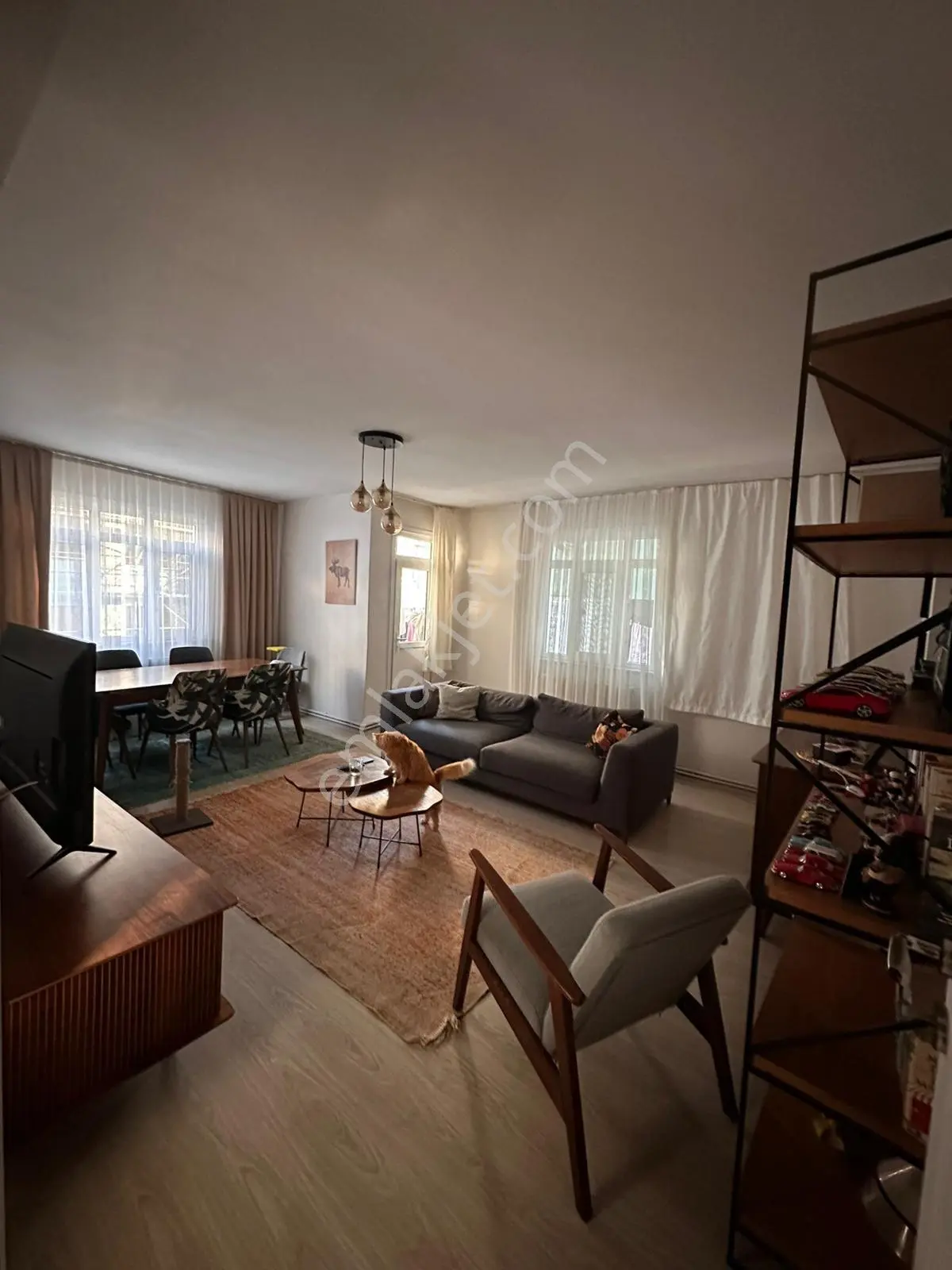 Yenibosna Hürriyet Mh 2+1 3,kat E5 Metro Yakını Daire