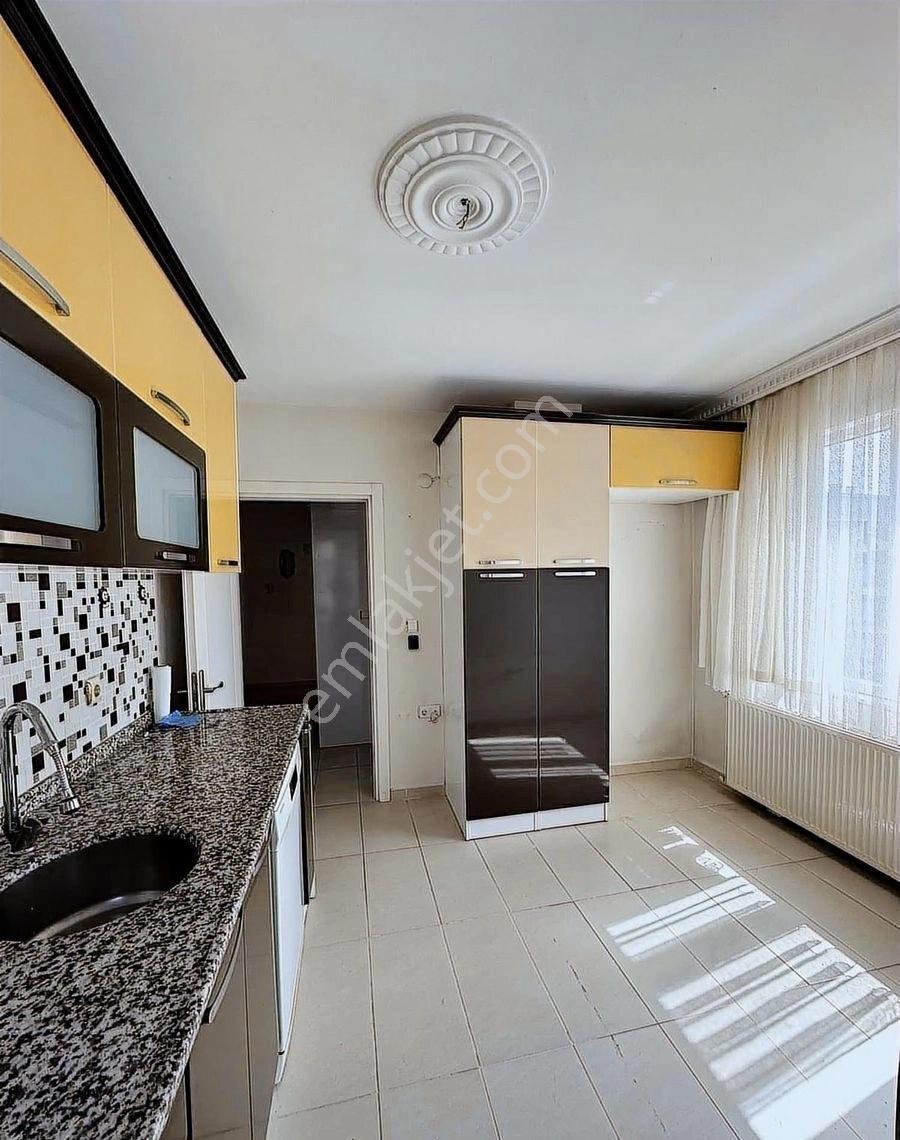 Güzelyurta Metrobüse 1 Dakikalık Yürüme Mesafesinde 2+1 Dublex - Görsel 3