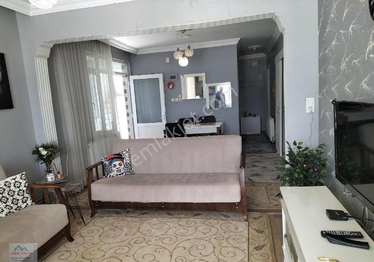 Burgaz Mahallesinde 3+1 Kiralık Daire - Görsel 5