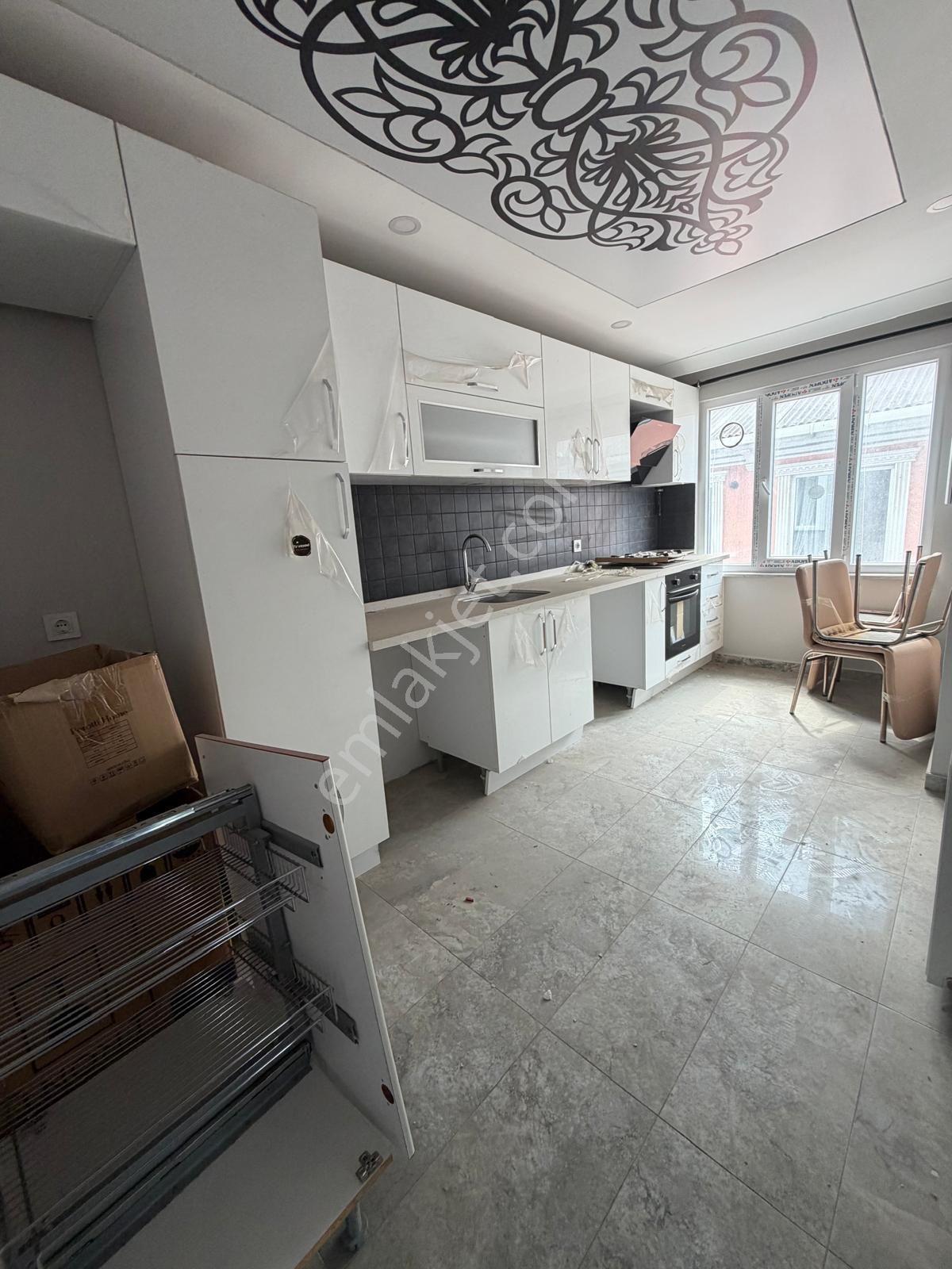 Avcılar Mustafa Kemalpaşa'da Geniş Teraslı 3+2 Kiralık Daire - Görsel 2