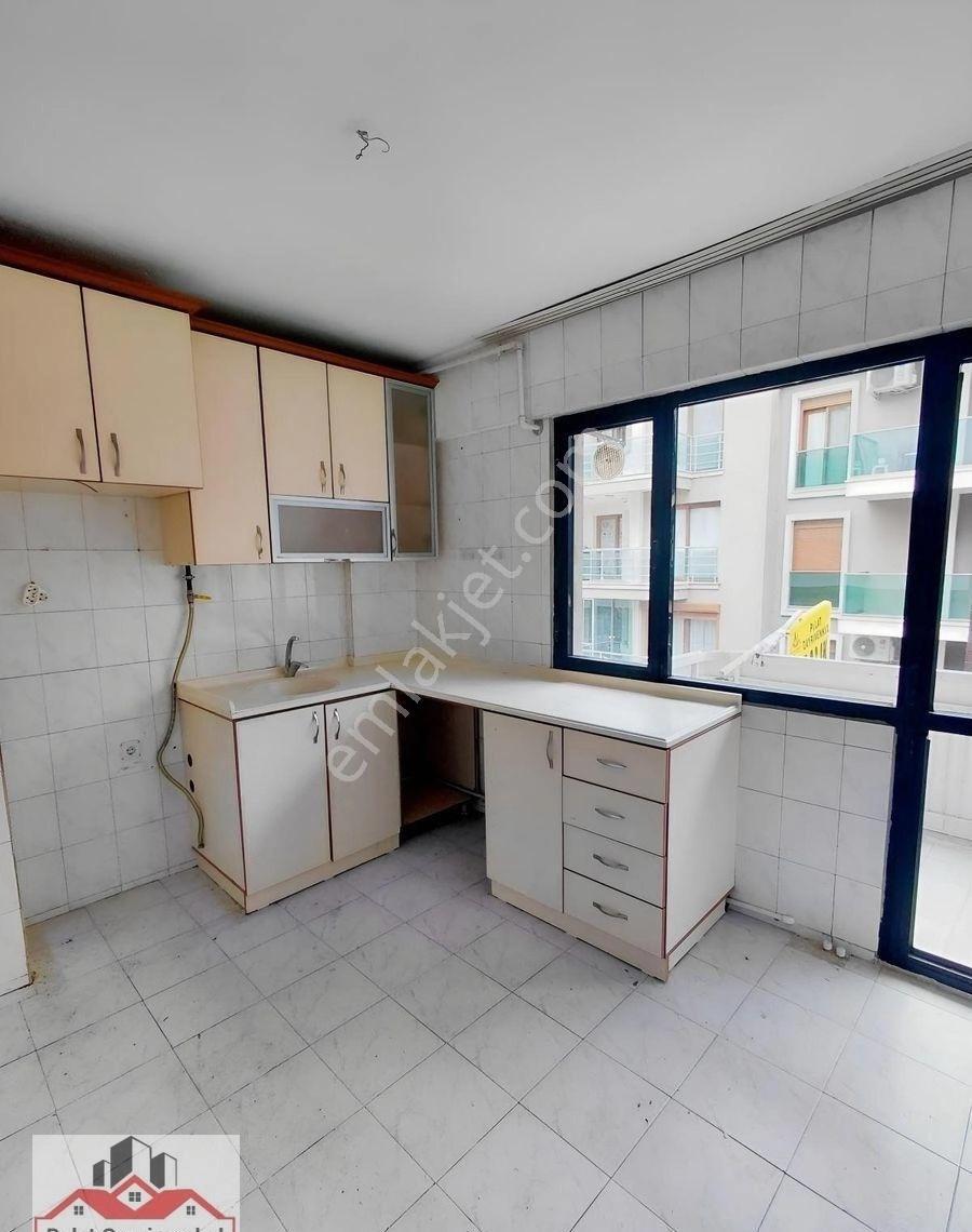 Reis Mahallesinde 3+1 4. Kat Asansörlü Ful Aydınlık