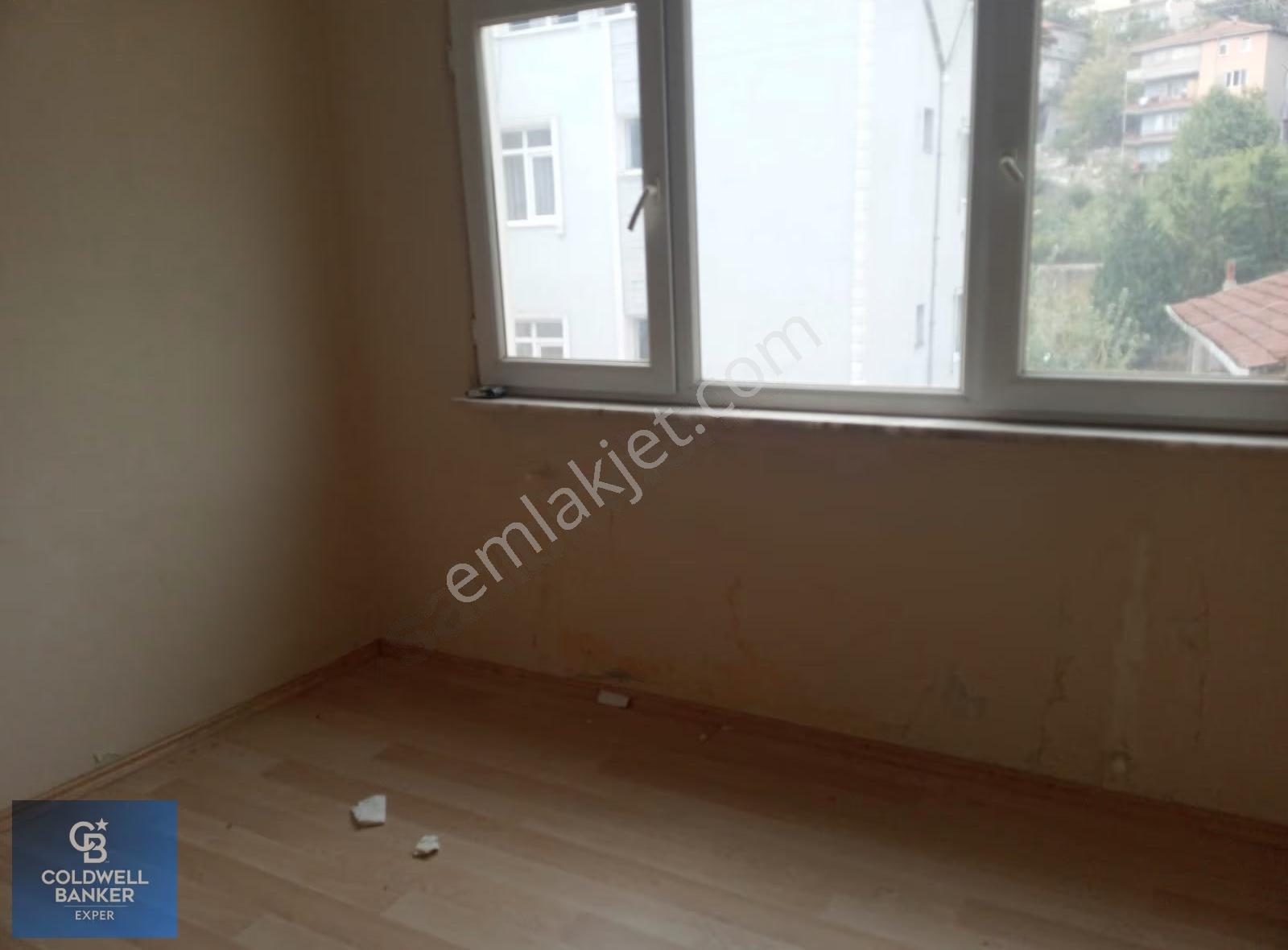 İzmit Yenidoğan Üstün Sokak 4 Kat 3+1 Sobalı Daire - Görsel 14