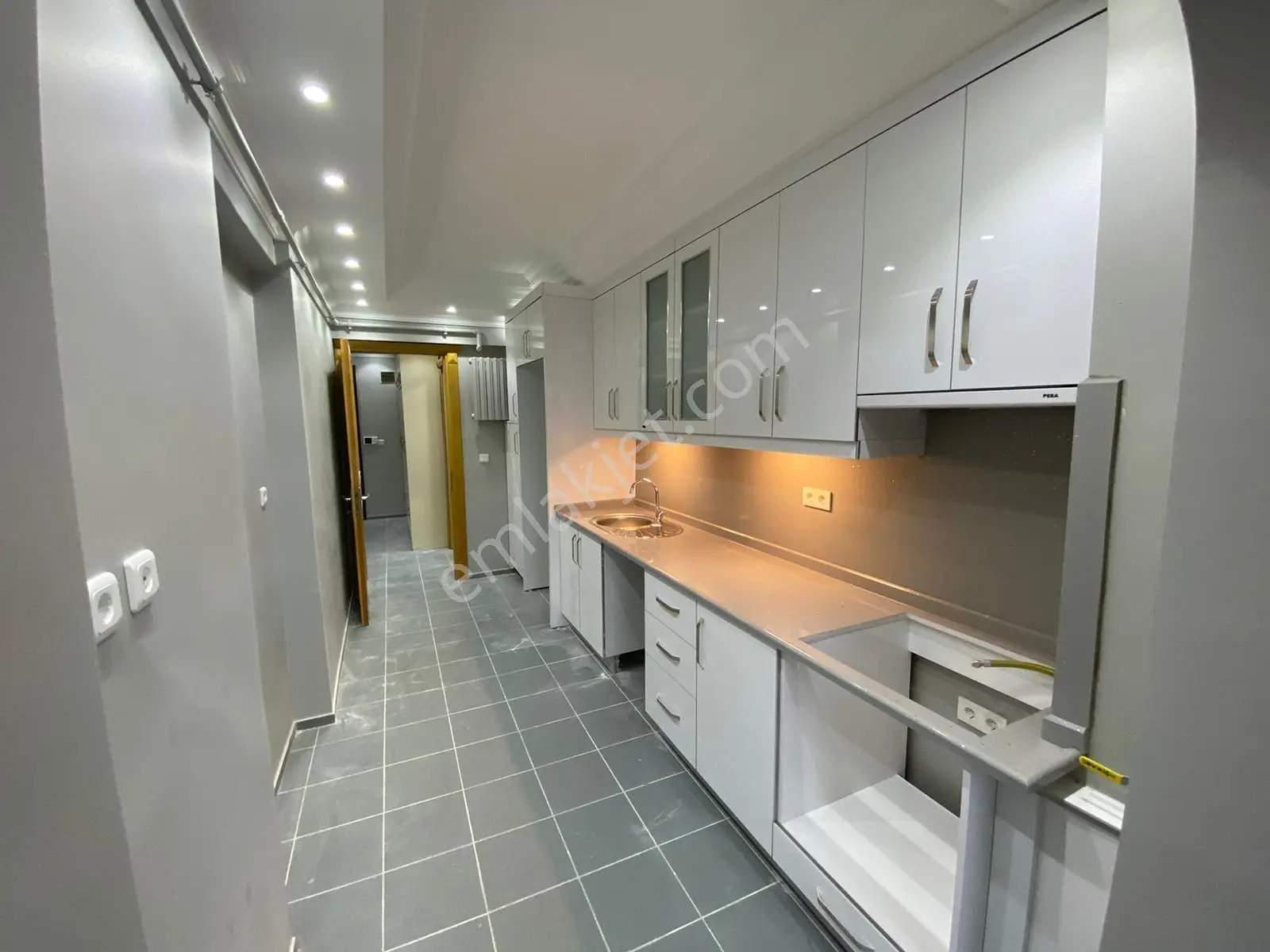 Beylikdüzü Metrobüs 7 Dk Ferah Geniş Temiz 3+1 Kiralık Daire - Görsel 4