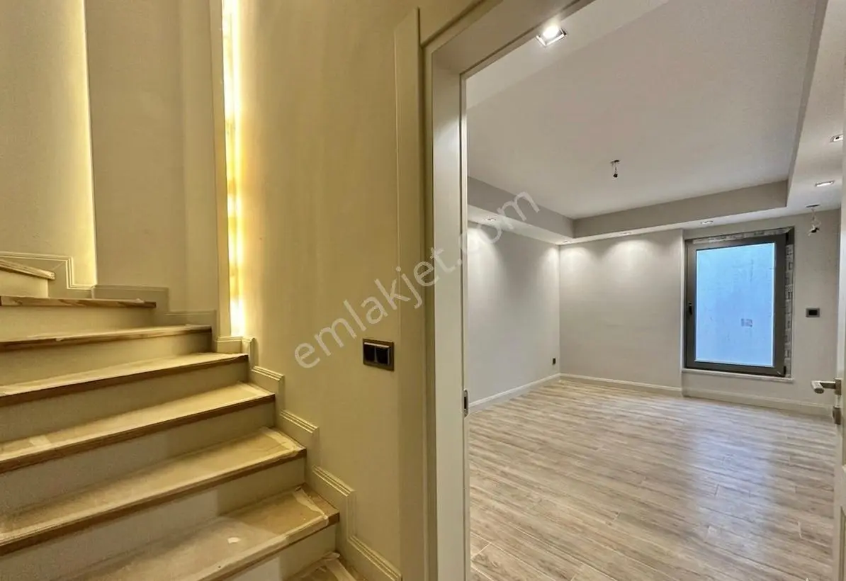 Ay Emlaktanhamidiye'de Muhteşem Konumlu Yüzme Havuzlu Giyinme Odalı Satılık 5+1 Akıllı Villa - Görsel 25