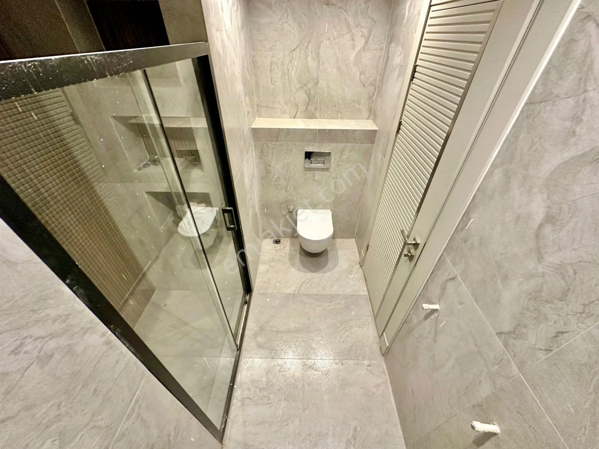 Ay Emlaktanhamidiye'de Muhteşem Konumlu Yüzme Havuzlu Giyinme Odalı Satılık 5+1 Akıllı Villa - Görsel 6