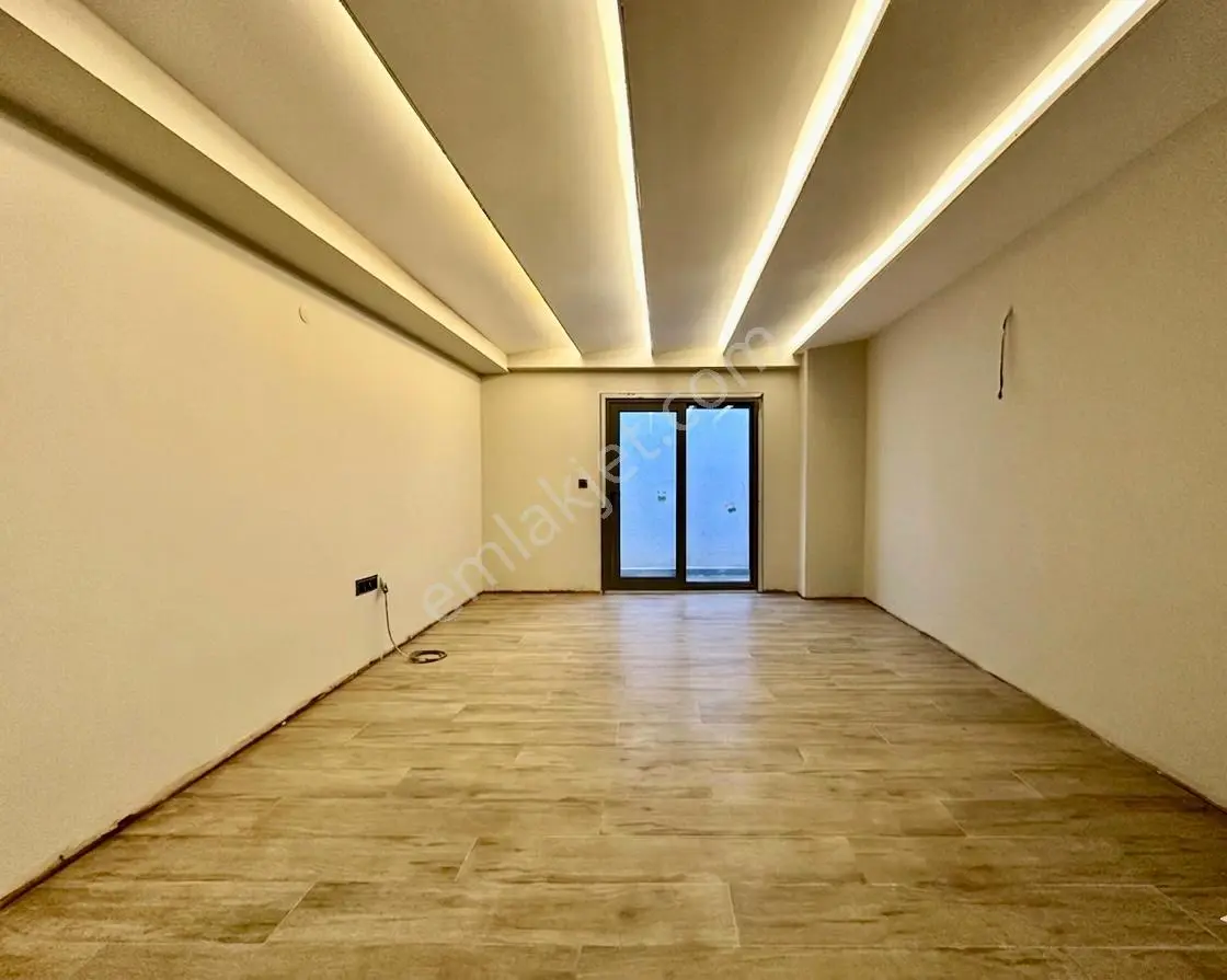Ay Emlaktanhamidiye'de Muhteşem Konumlu Yüzme Havuzlu Giyinme Odalı Satılık 5+1 Akıllı Villa - Görsel 31