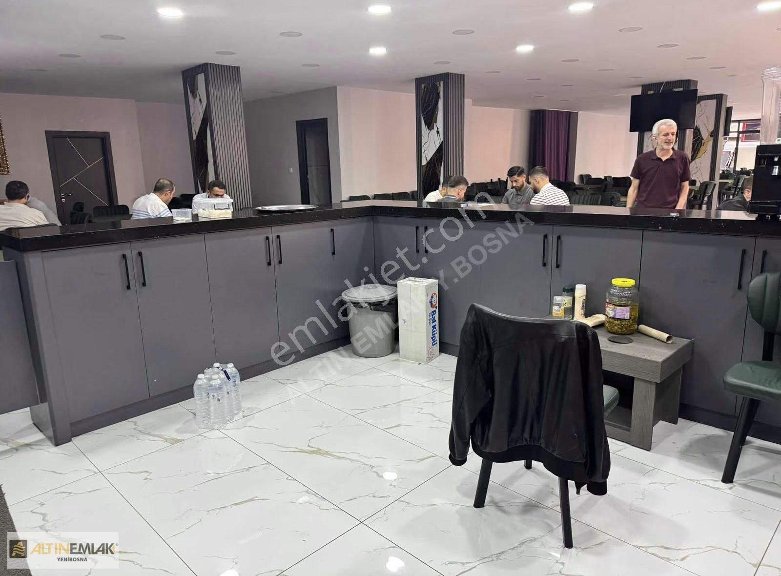 Yenibosna Çobançeşme 4 Adet Bağımsız İskanlı İş Yeri Satılıktır - Görsel 2