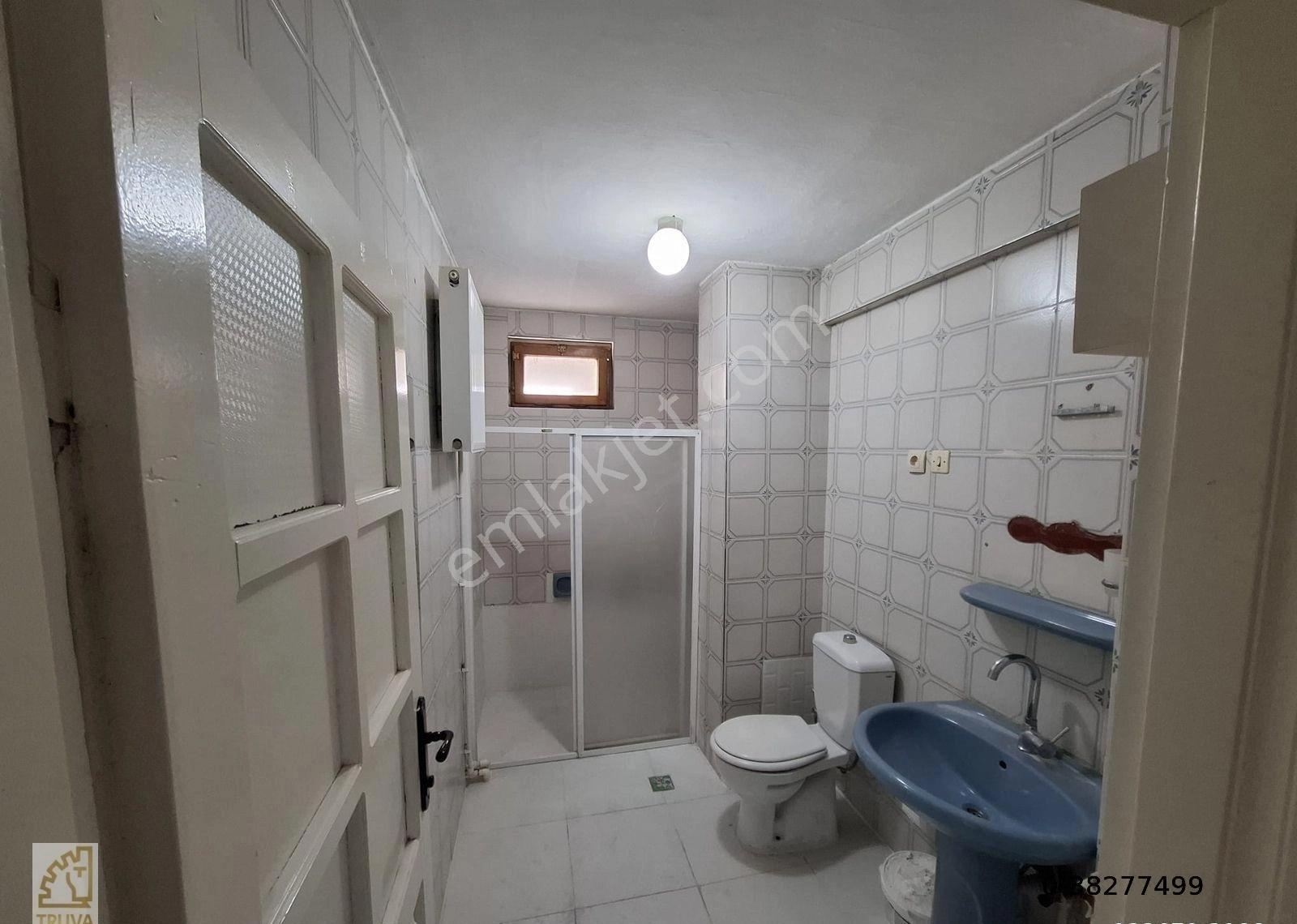 Truva// Galip Olgun'dan Merkezi Konumda Kiralık 2+1 Ofis Büro - Görsel 5