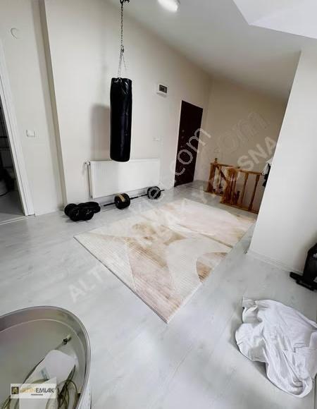 Bahçelievler Zafer Mah Satılık 4+1 Lüks Dubleks Daire (160 M²)