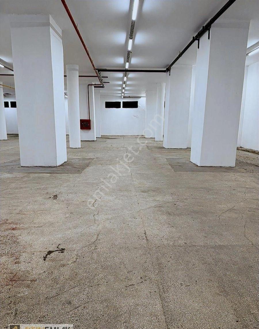 Yenibosnada İmalata Uygun 1500m2 İş Hanında 5m Tavan Yüksekliği - Görsel 13