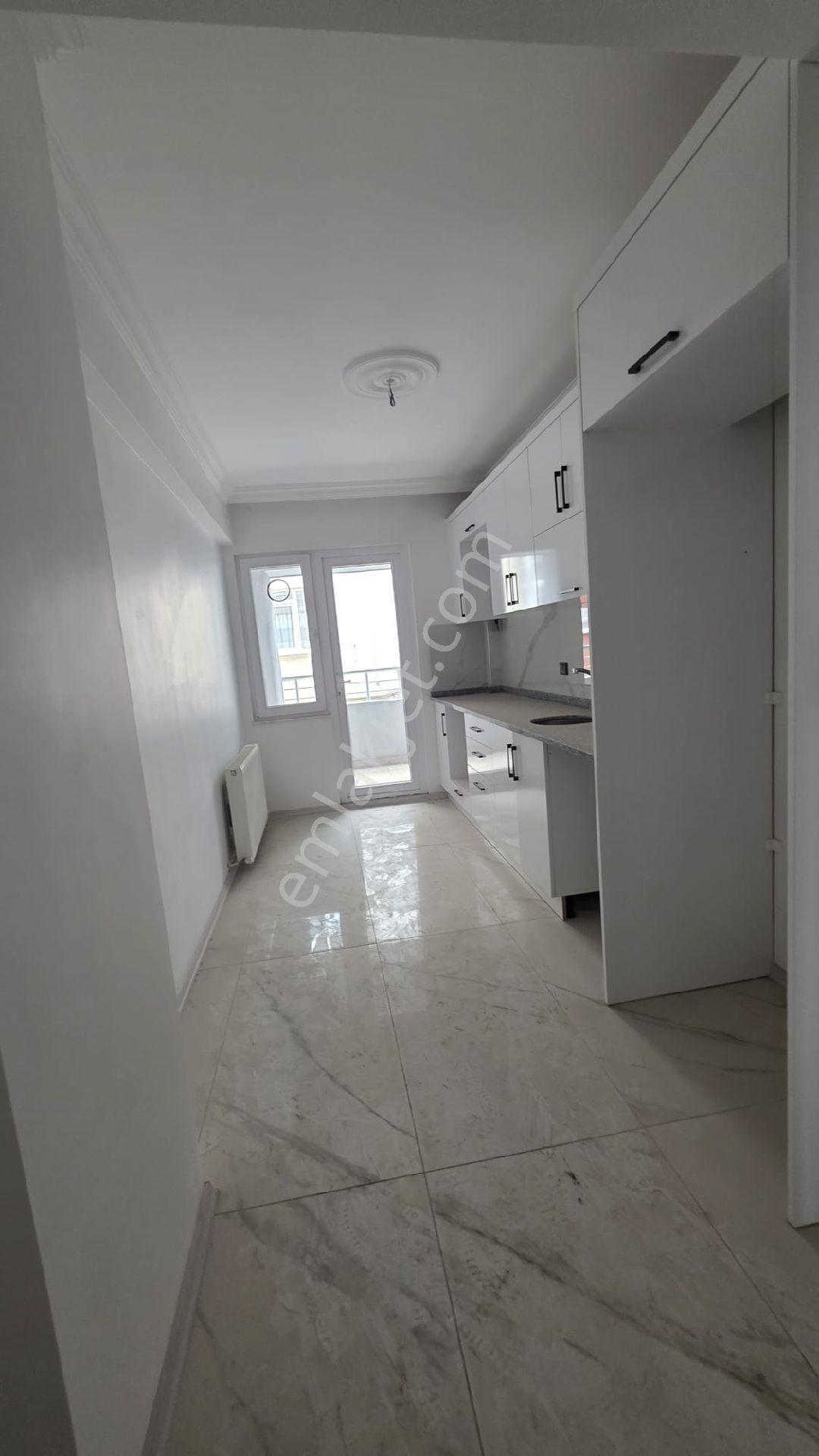 Zeynep Gayrimenkulden Reşadiyemah. Ayvacık Cad.2+1 Satılık Daire - Görsel 4