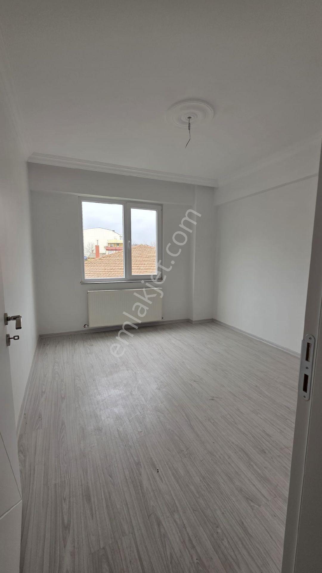 Zeynep Gayrimenkulden Reşadiyemah. Ayvacık Cad.2+1 Satılık Daire - Görsel 5