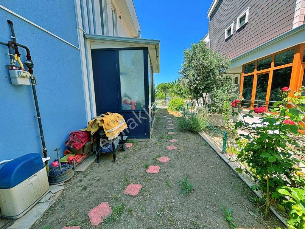 Uytundan Burhaniye İskele Denize 150 Mt Bahçeli Otoparklı Villa - Görsel 17