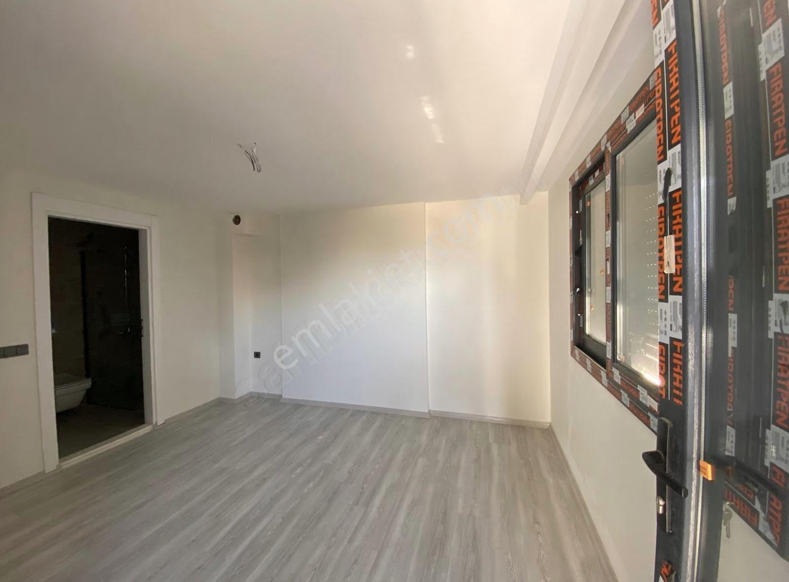 Menderes Cüneytbey Mahallesinde Kiralık Tripleks Villa - Görsel 18