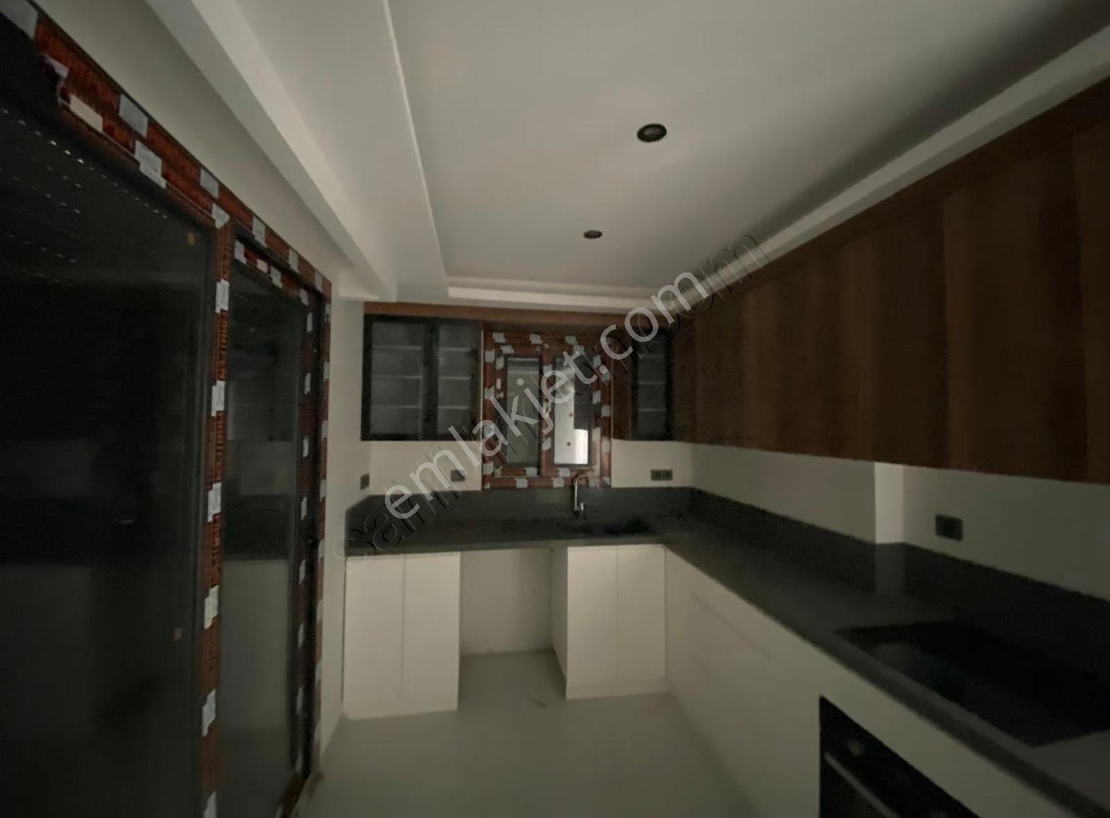 Menderes Cüneytbey Mahallesinde Kiralık Tripleks Villa - Görsel 3