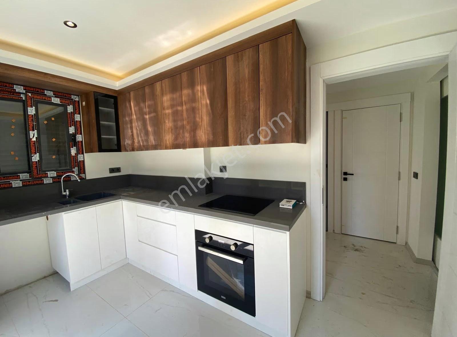 Menderes Cüneytbey Mahallesinde Kiralık Tripleks Villa - Görsel 9