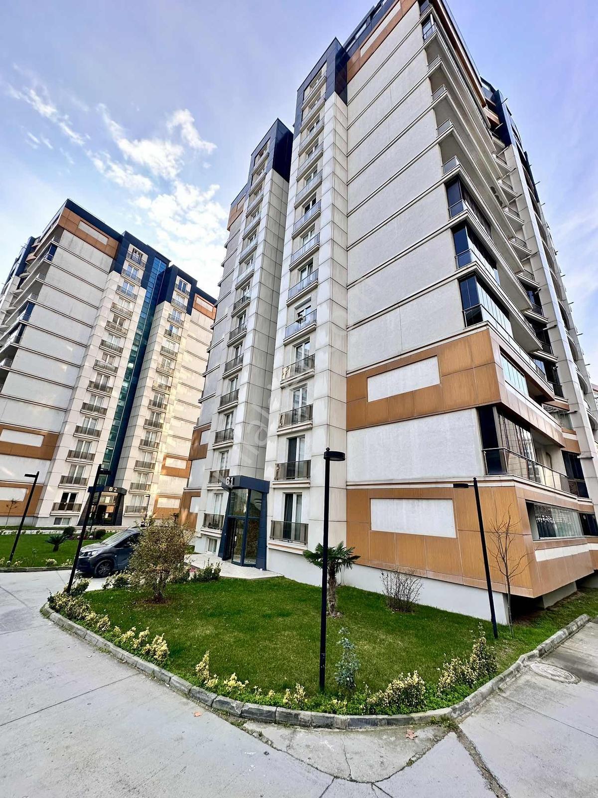 Palmiye Konakları Temiz 145m2 Cadde Cepheli 2+1 Kiralık - Görsel 3