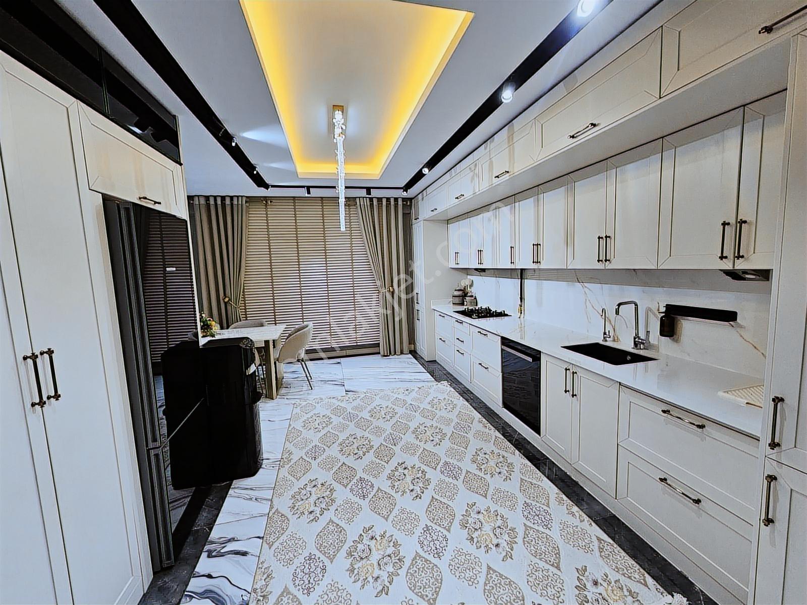 Güzelşehir Doğukente 4+1 Tek Katlı 245m2 Satılık Fırsat Daire