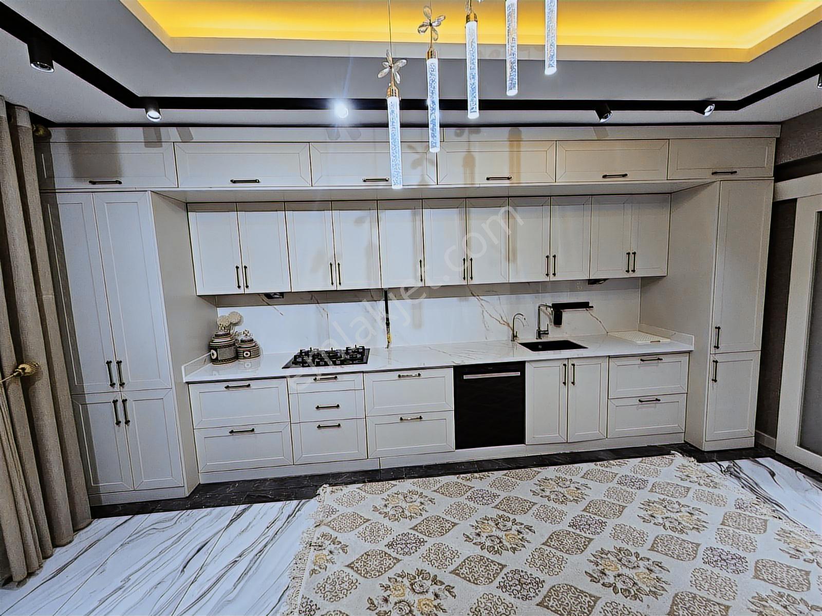 Güzelşehir Doğukente 4+1 Tek Katlı 245m2 Satılık Fırsat Daire - Görsel 3