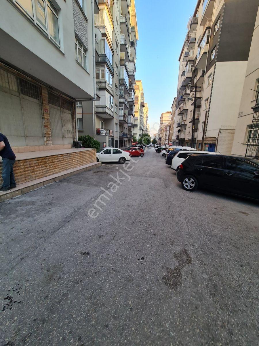 Arslan Emlak'tan Asansörlü Otoparklı 3+1 Kiralık Daire - Görsel 8