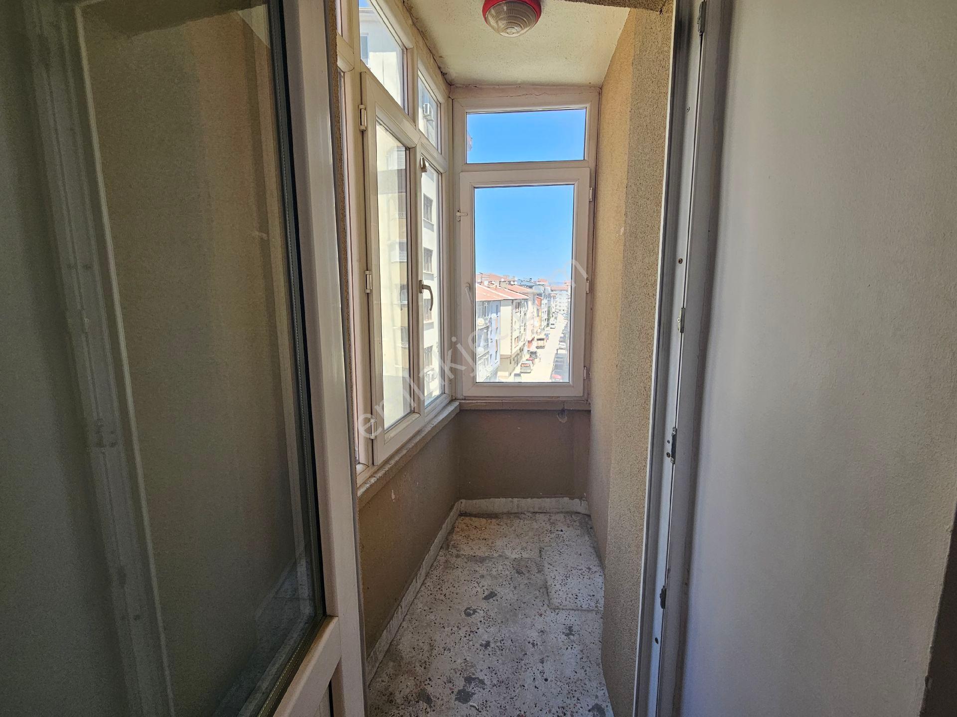 Sevgim'den Sivrihisar Caddesi Üzeri Kiralık 3+1 Daire - Görsel 10