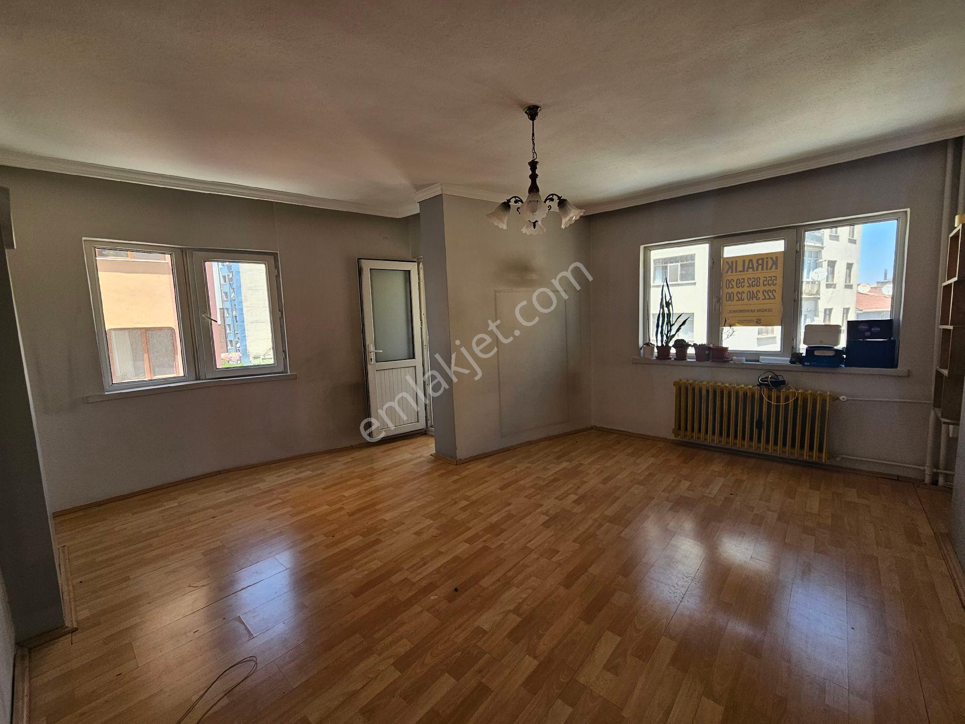 Sevgim'den Sivrihisar Caddesi Üzeri Kiralık 3+1 Daire - Görsel 11
