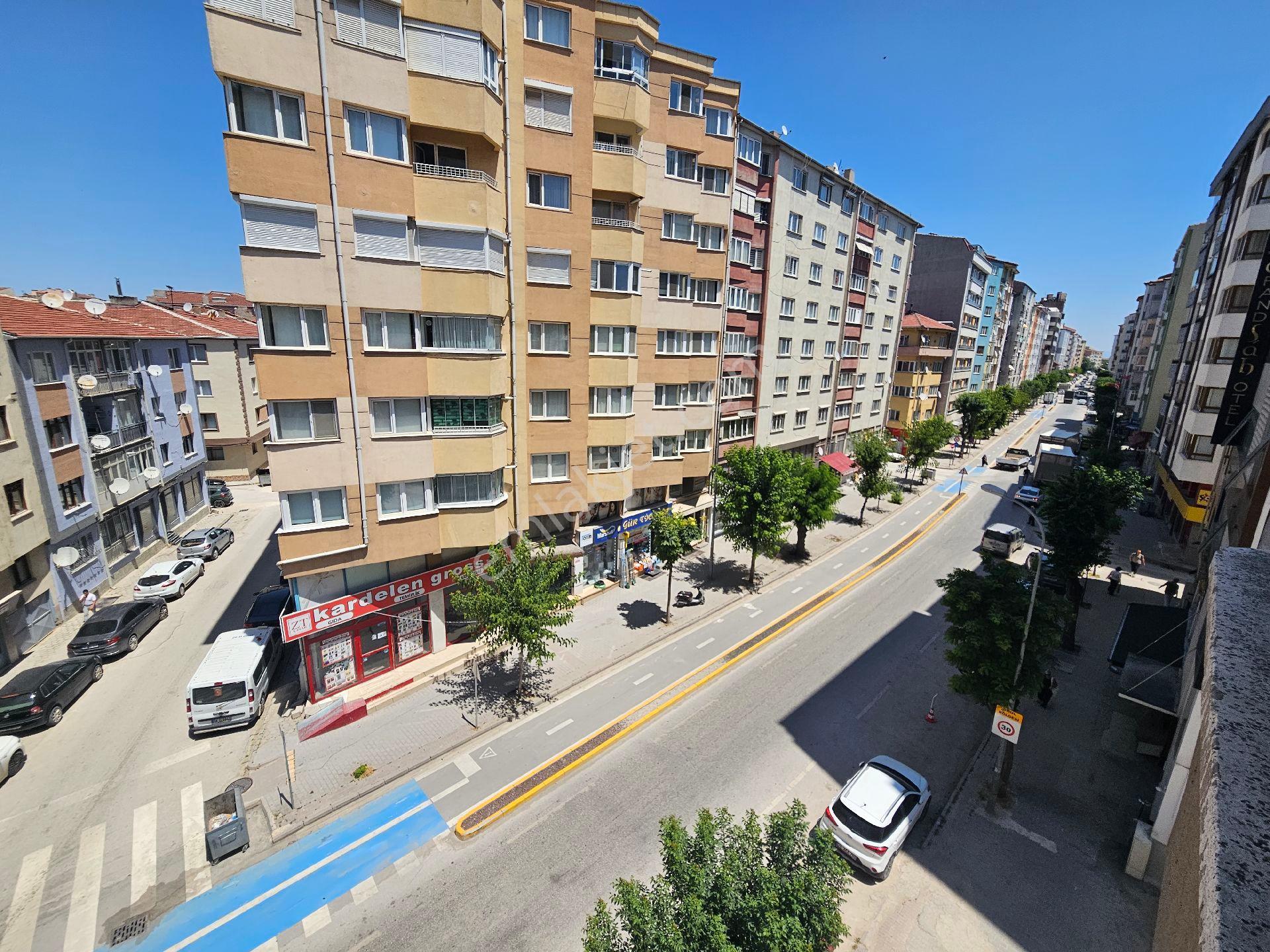Sevgim'den Sivrihisar Caddesi Üzeri Kiralık 3+1 Daire - Görsel 4