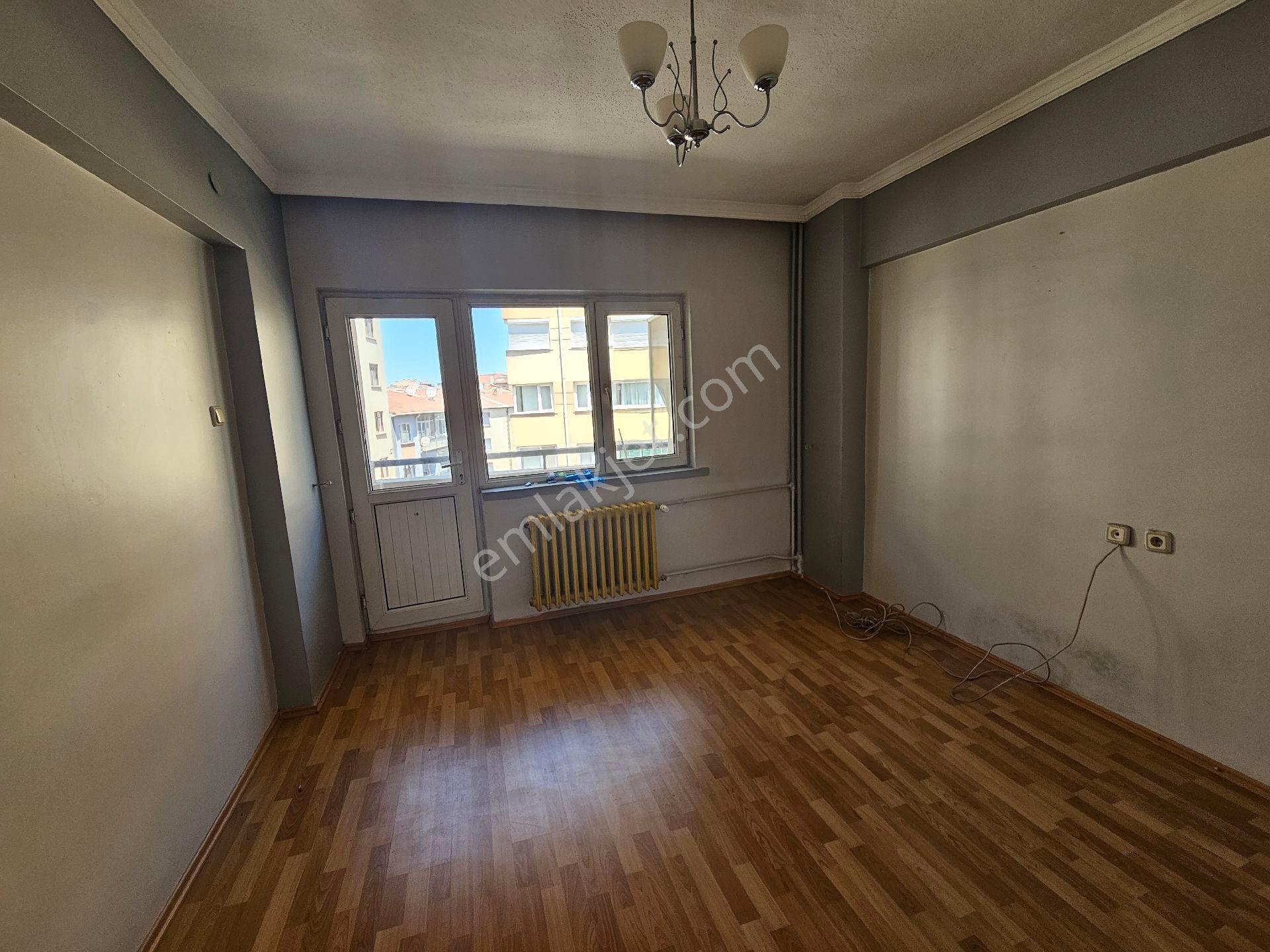 Sevgim'den Sivrihisar Caddesi Üzeri Kiralık 3+1 Daire - Görsel 7