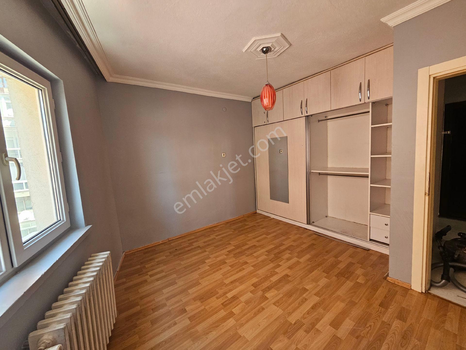 Sevgim'den Sivrihisar Caddesi Üzeri Kiralık 3+1 Daire - Görsel 12