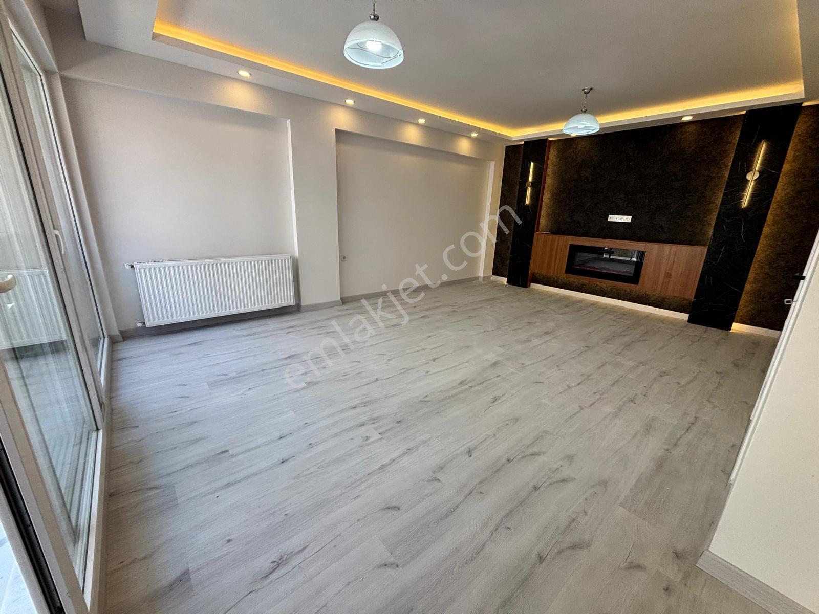 İnönü Caddesi Yakını Lüks Dekorlu 3+1 120m2 Arakat Çift Cepheli Ferah Daire - Görsel 2