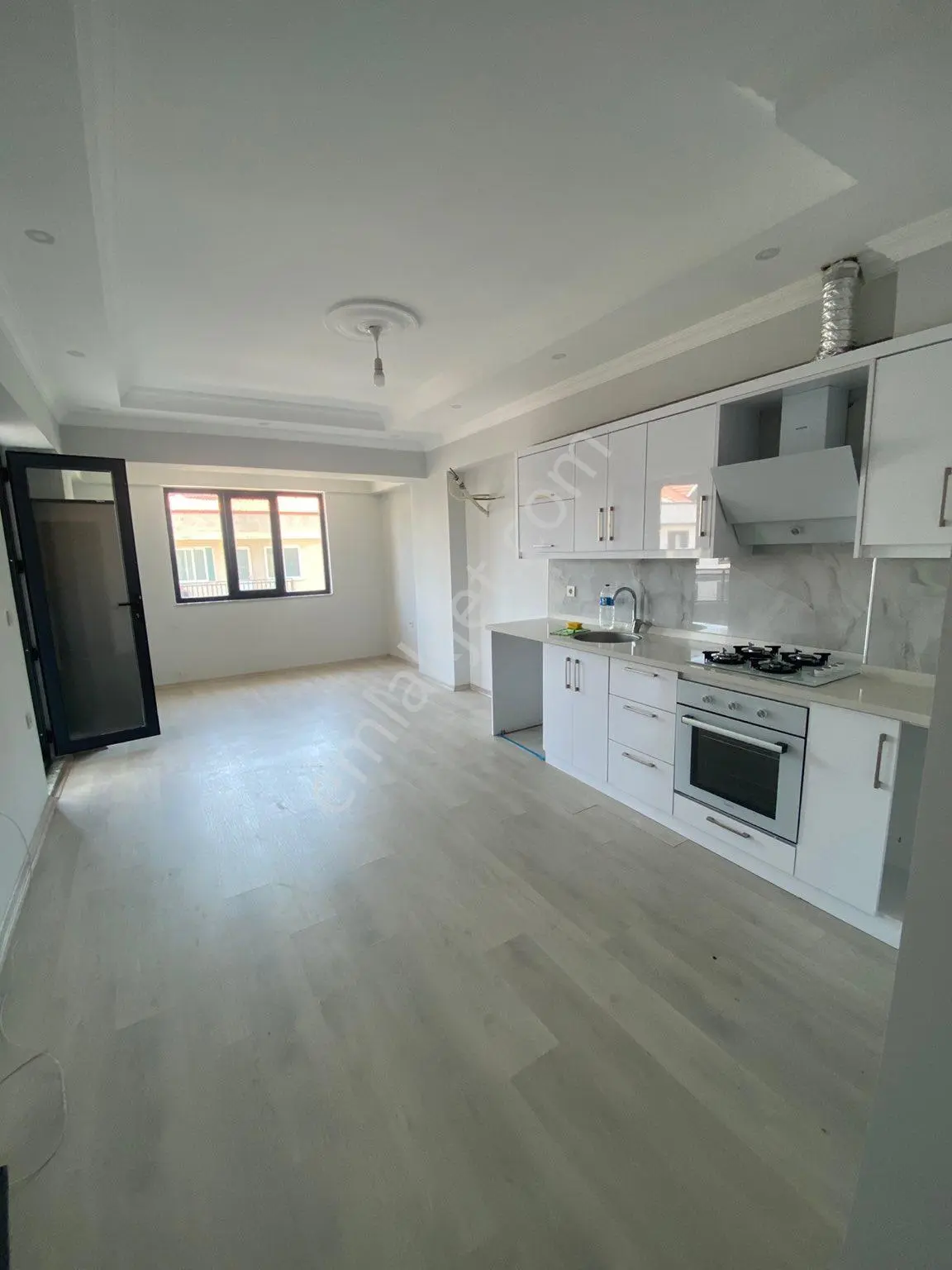Dyk Est Emlaktan Karaçalı Mah. Merkezde 2+1 80 M2 Asansörlü Yeni Bina Kiralık Ofis