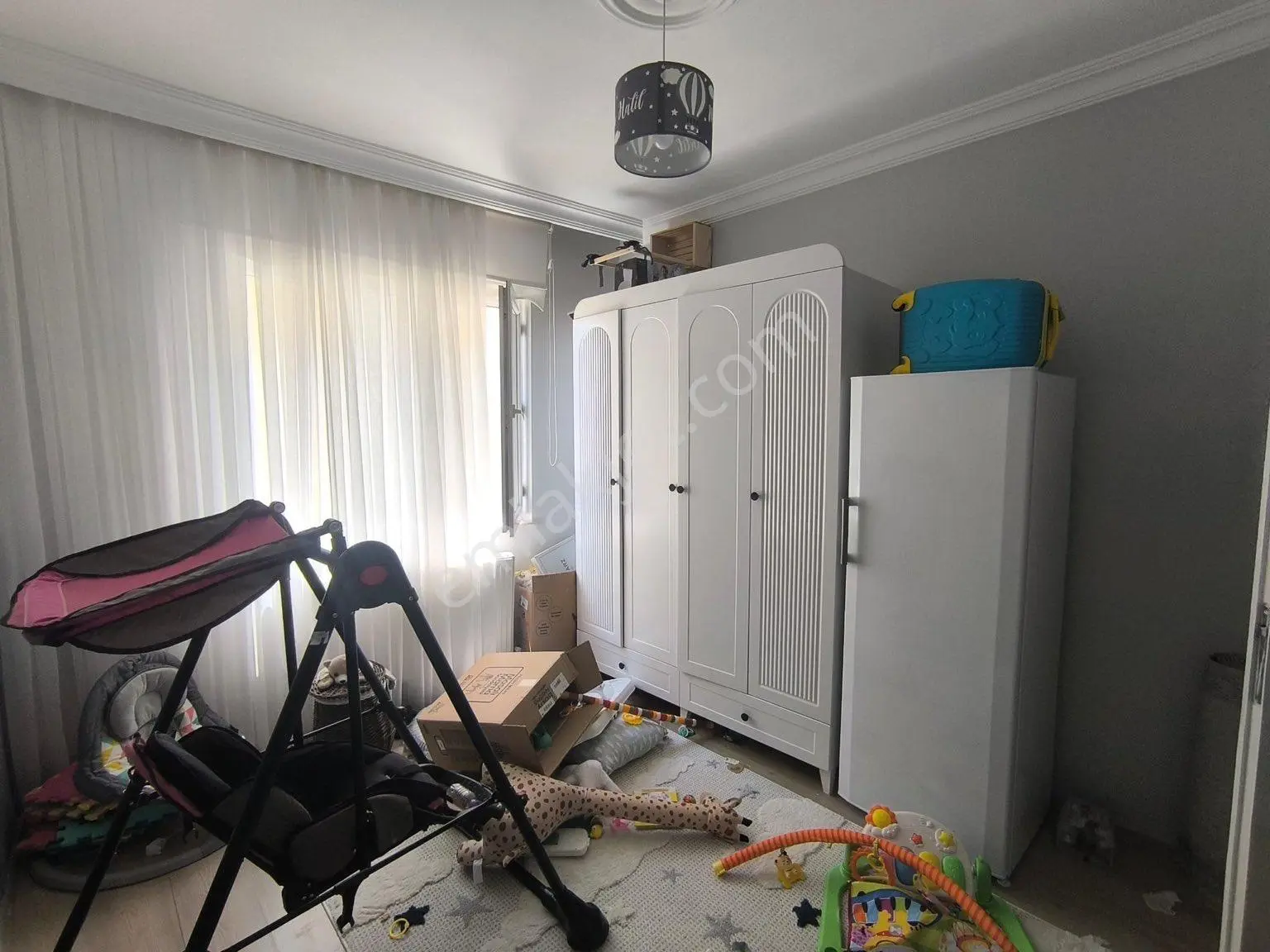 Koyunoğlunda Satlık 4 Katlı Binanın 3 Arakatı N Da Olup Merkezi Konumda Asaansör Mevcuttur - Görsel 2