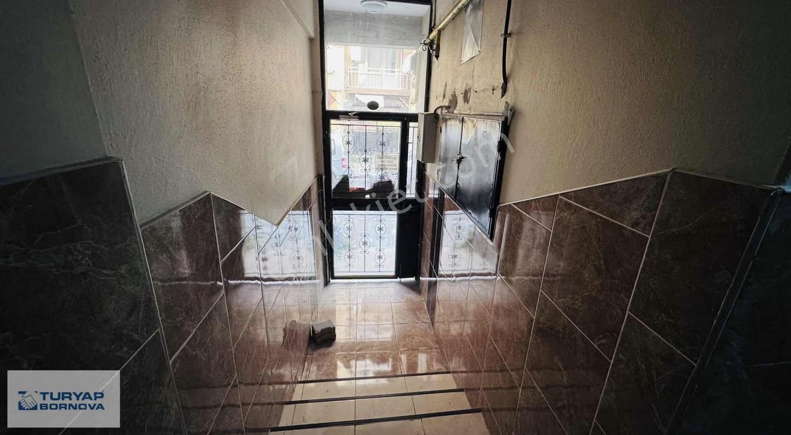 Bornova Erzene Mah.'de Temiz Kiralık 3+1 Daire - Görsel 22
