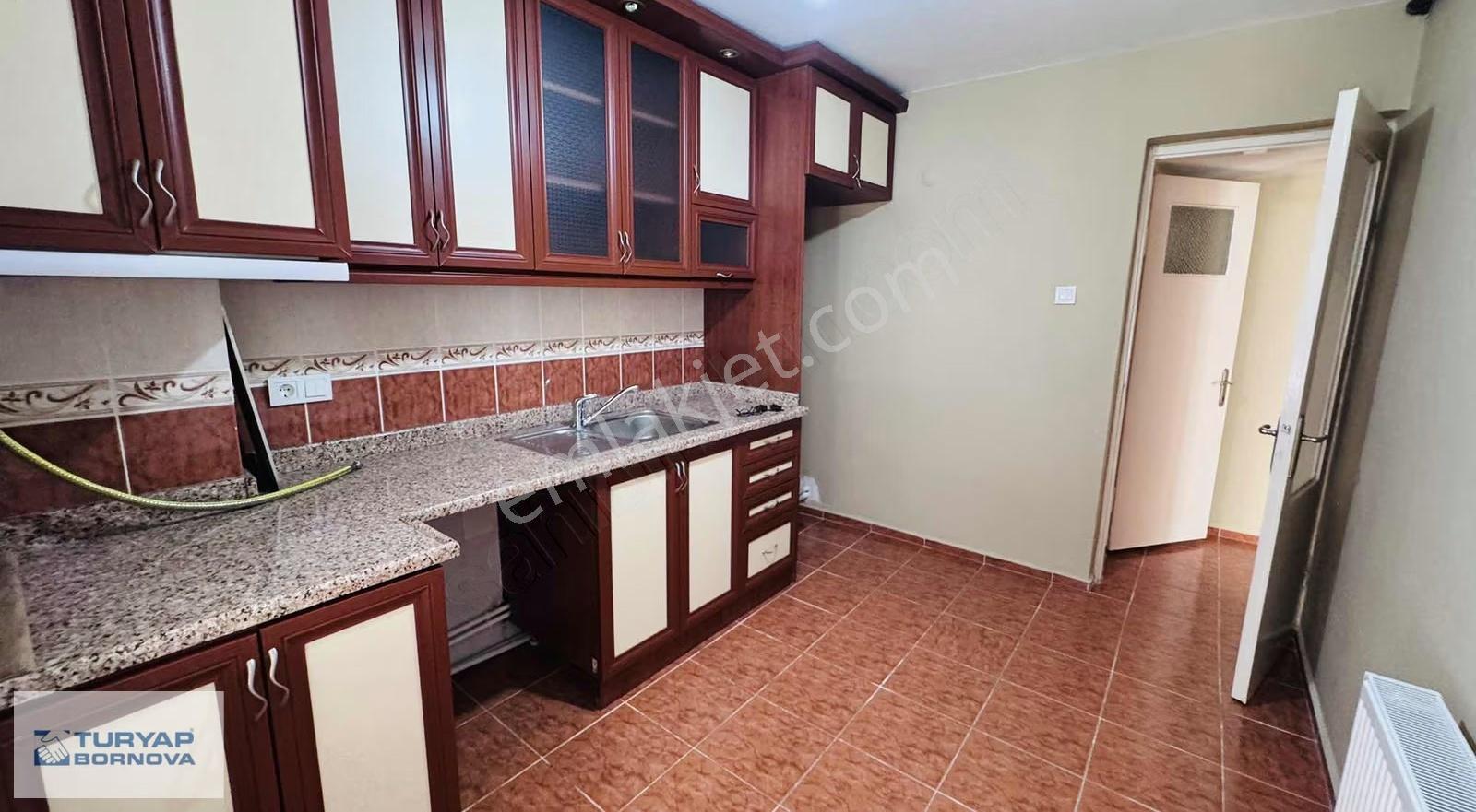 Bornova Erzene Mah.'de Temiz Kiralık 3+1 Daire - Görsel 33