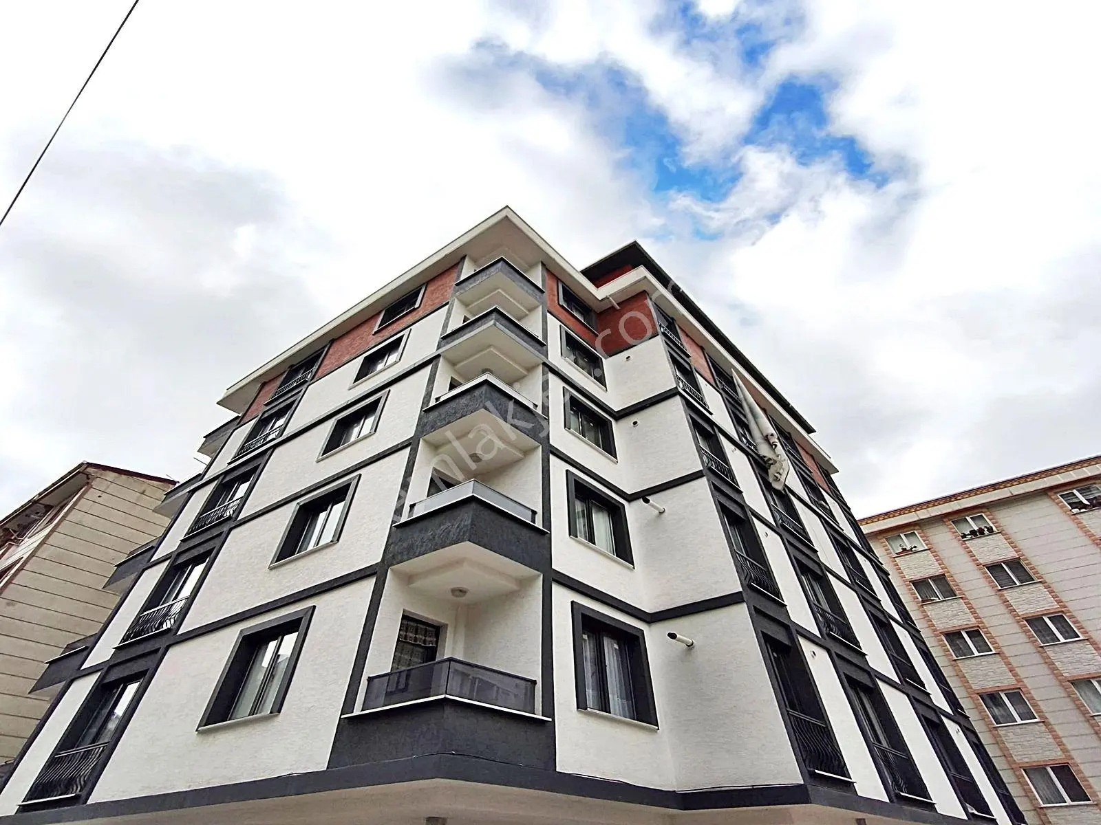 Cadde34 Yapı'dan Üçevler'de Sıfır %80 Krediye Uygun Kapalı Otoparklı Satılık Arakat Balkonlu Daire!!