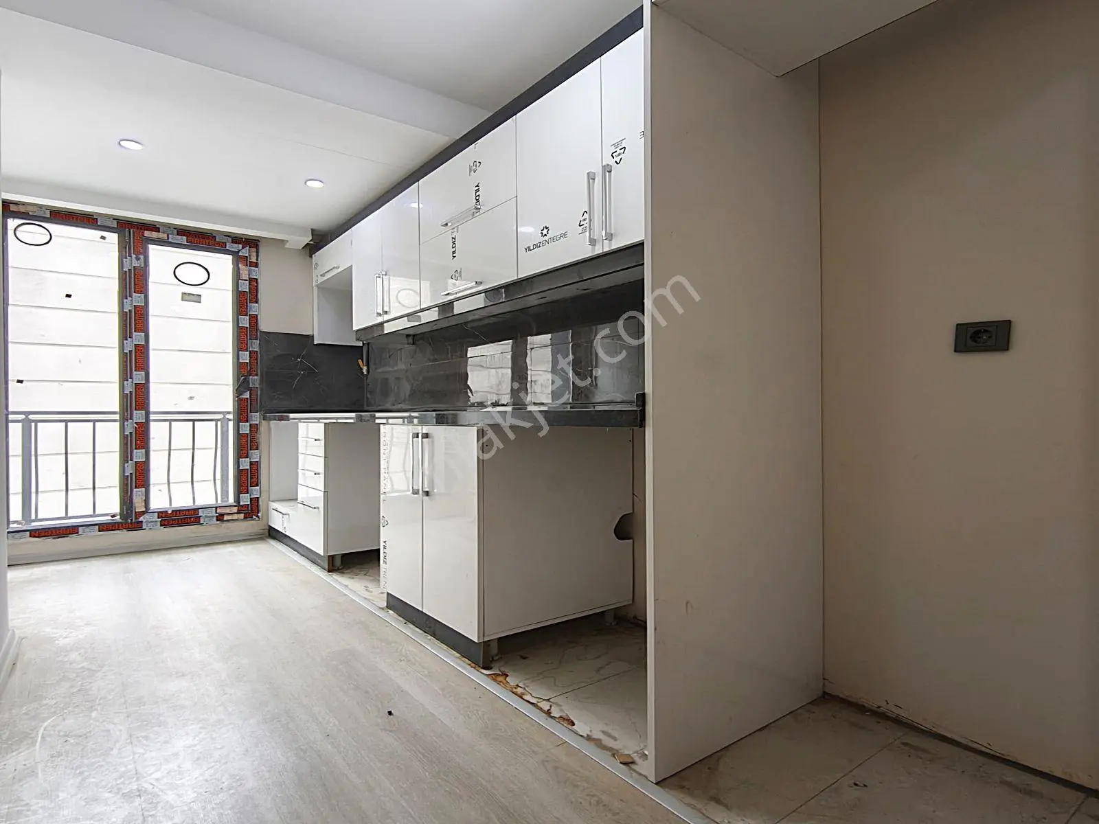 Cadde34 Yapı'dan Üçevler'de Sıfır %80 Krediye Uygun Kapalı Otoparklı Satılık Arakat Balkonlu Daire!! - Görsel 9