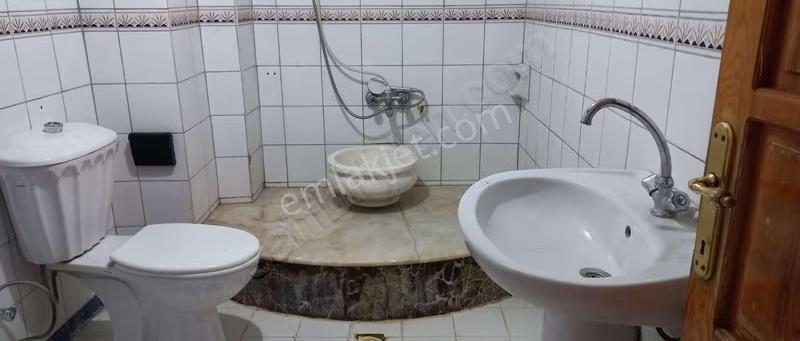 Çınarlı Caddesi Eşyalı Kiralık 3+1 Daire - Görsel 4