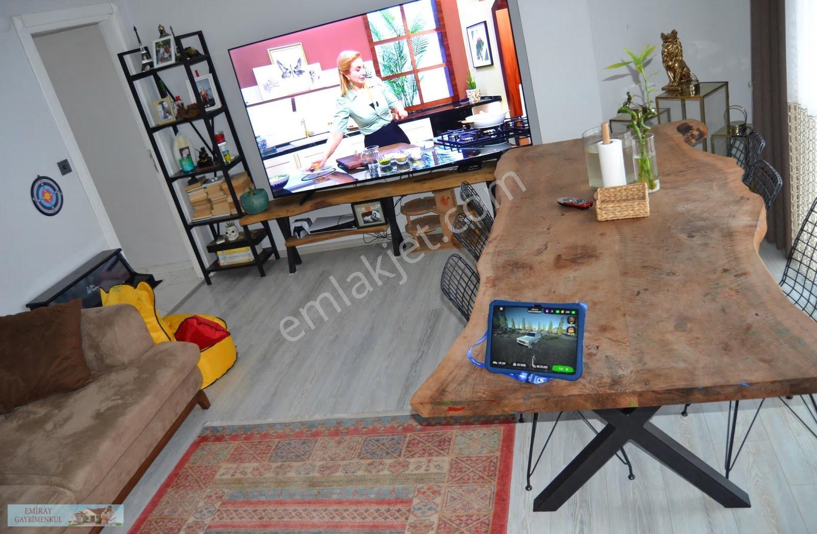 Emiray Dan Bir Haftaya Özel Satılık Ara Katta Bakımlı 2+1 Daire - Görsel 10