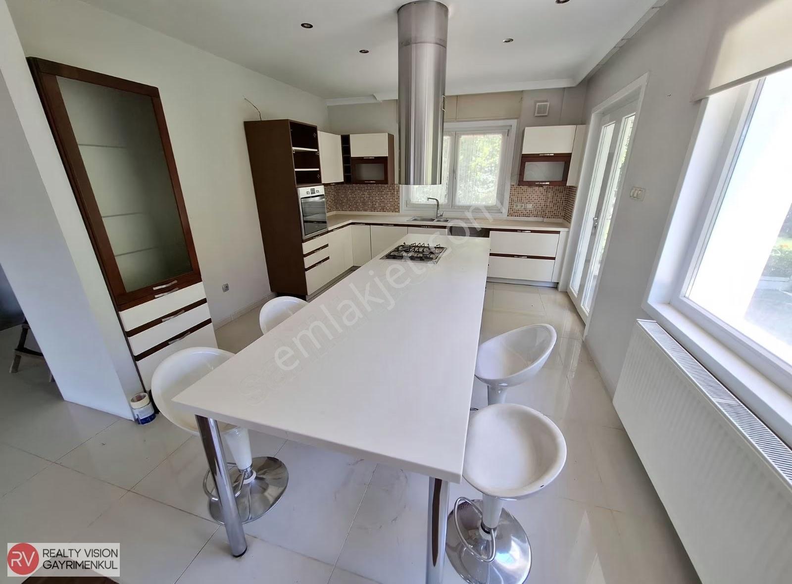 Çekmeköy'e Komşu Çavuşbaşı Caddesi Üzeri Site İçi Kiralık Villa - Görsel 8