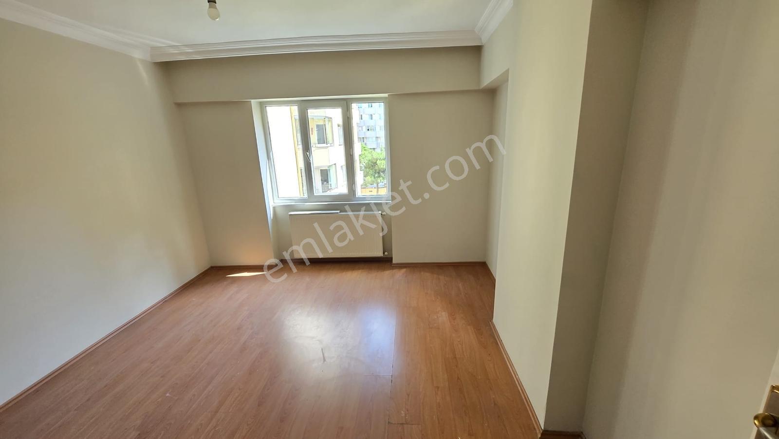 Osmangazi Caddesinde Kiralık 3+1 Ara Kat Daire - Görsel 25
